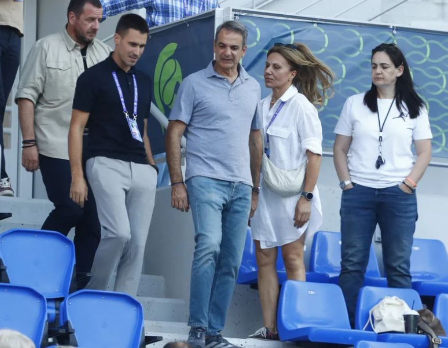 Στο πλευρό της Μαρίας Σάκκαρη η οικογένεια Μητσοτάκη
