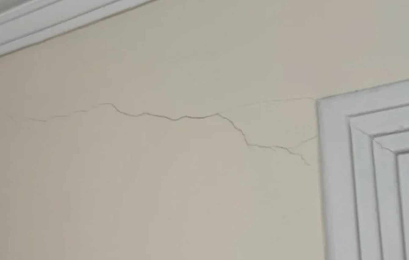 Εισαγγελική έρευνα για τις καταγγελίες κατοίκων της Κυψέλης σχετικά με ζημιές από τα έργα του Μετρό