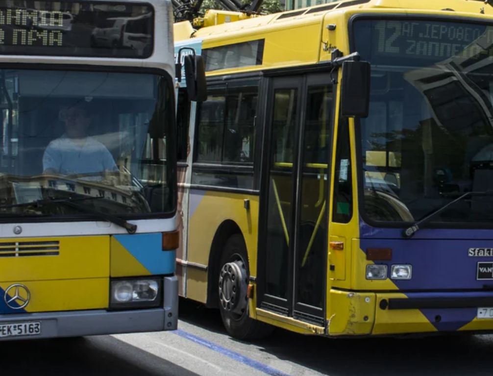 Τέσσερις τραυματίες σε σύγκρουση λεωφορείου με τρόλεϊ