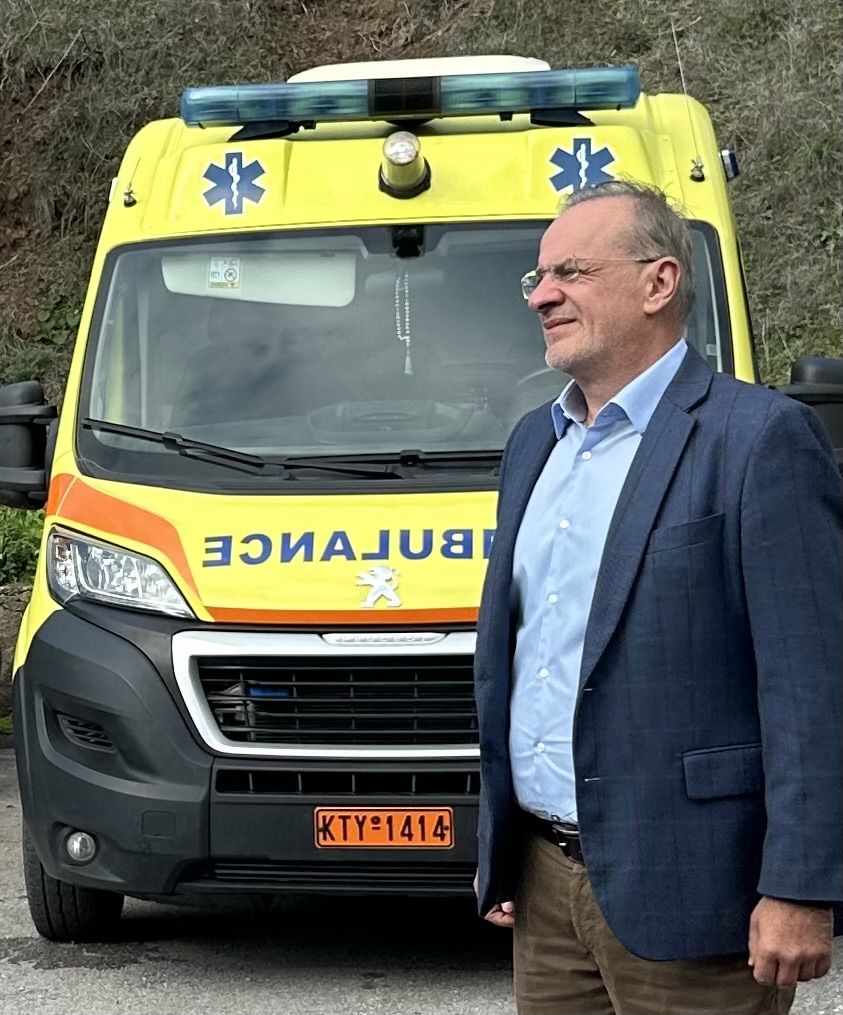 Αυτή η περιοχή της Εύβοιας απέκτησε νέο ασθενοφόρο με παρέμβαση Ζεμπίλη