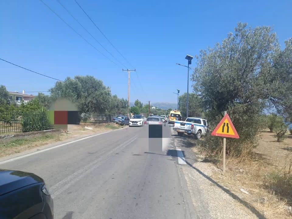 Σοβαρό τροχαίο στην Εύβοια: Αυτοκίνητο έπεσε πάνω σε μάντρα