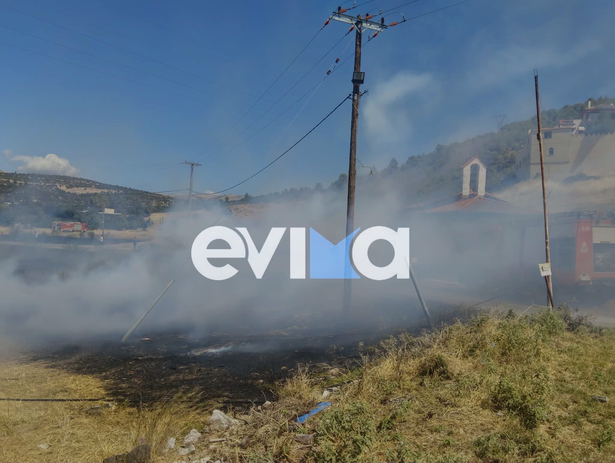 Νέα φωτιά στην Εύβοια κοντά σε σπίτια