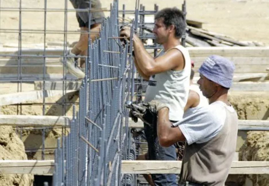 Ζητούν έκτακτα μέτρα για τους εργαζόμενους στην Εύβοια