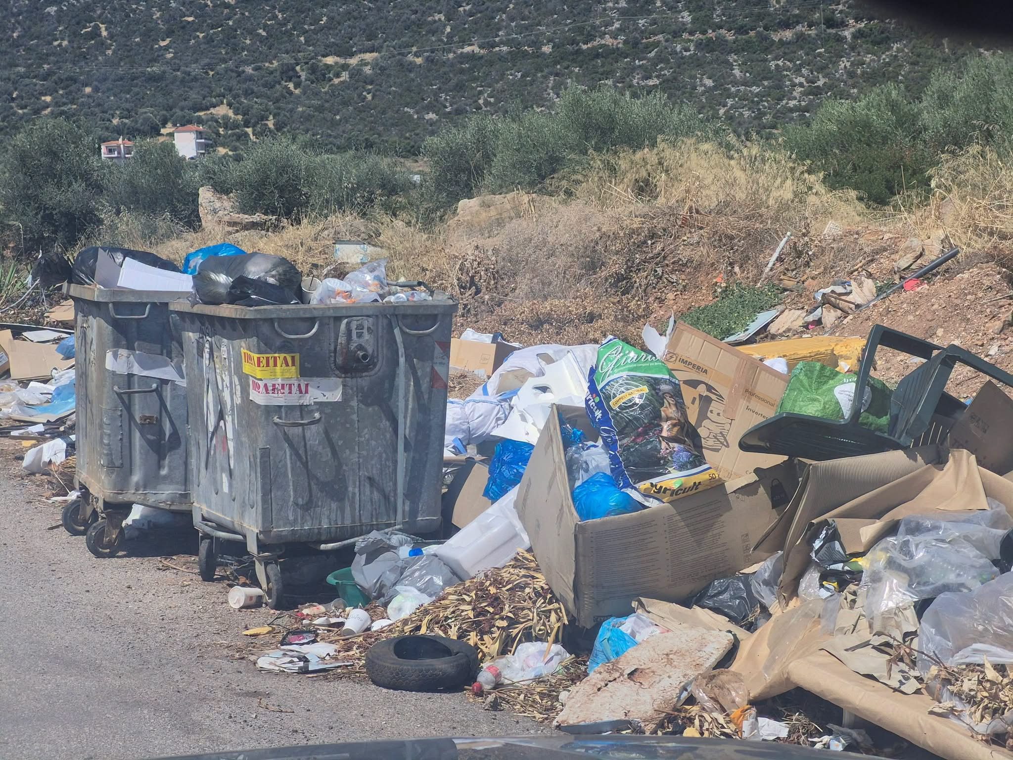 Εικόνες σοκ από τις παραλίες στην Εύβοια: Πνίγονται στα σκουπίδια