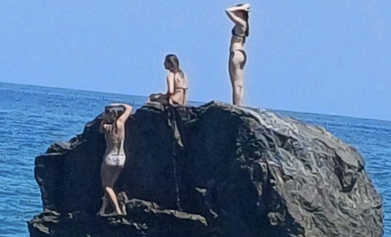 «Αργοπεθαίνει» πασίγνωστη παραλία της Εύβοιας – Τι έχει συμβεί