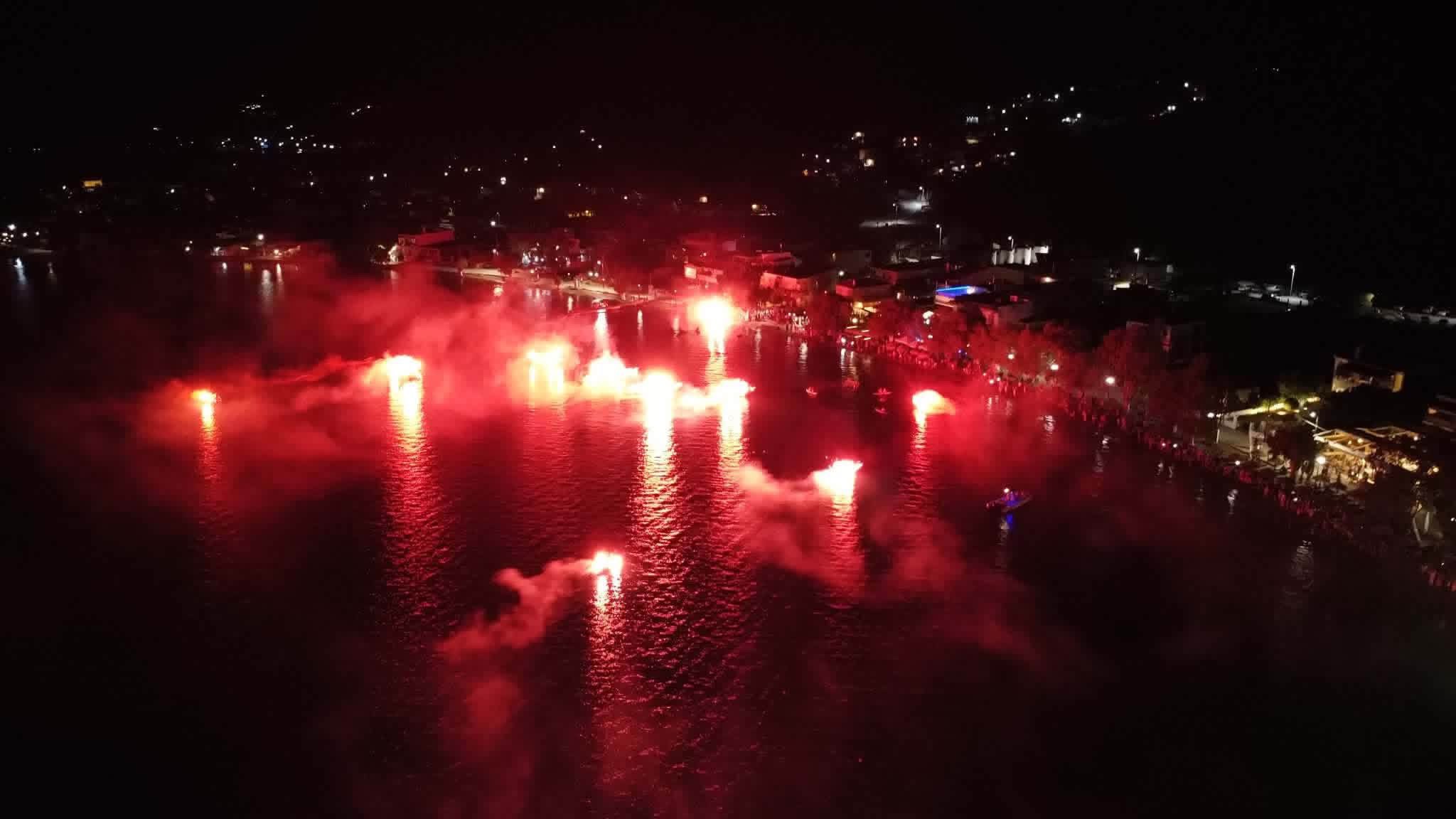 Αυτό το λιμάνι της Εύβοιας «πήρε» φωτιά και «βούλιαξε» στον κόσμο