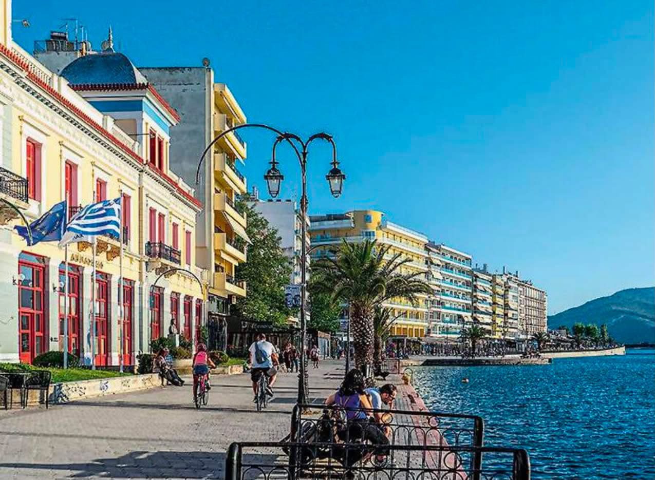 Χαλκίδα ώρα μηδέν: Βοθρολύματα στους δρόμους και στις ακτές – SOS για τη δημόσια υγεία