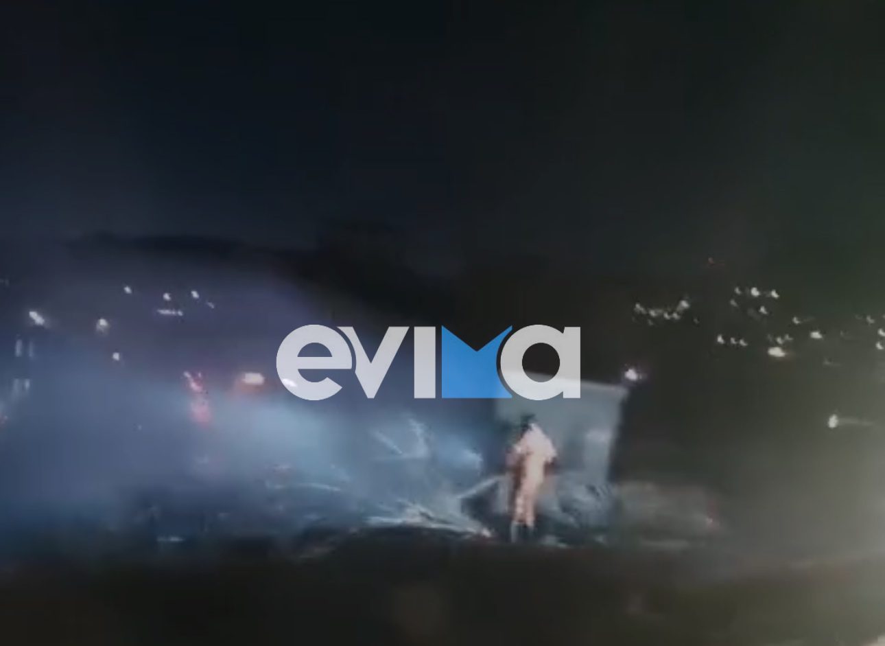 Κάρυστος: Σοβαρές ζημιές στα οχήματα εθελοντών από τη μεγάλη φωτιά στον Αετό