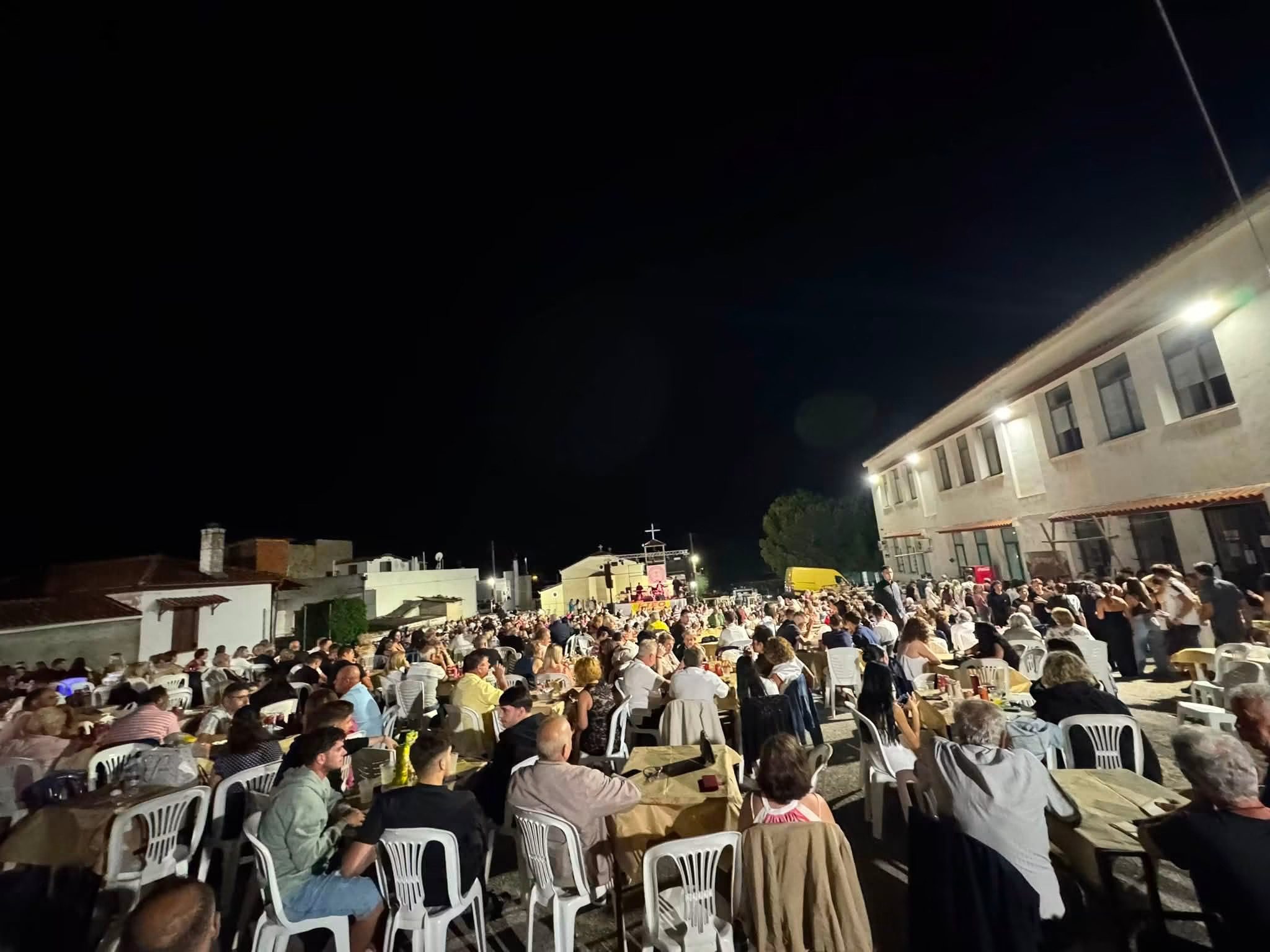 «Βούλιαξε» από κόσμο αυτό το χωριό της Ευβοίας! Μέχρι το πρωί κράτησε το πανηγύρι