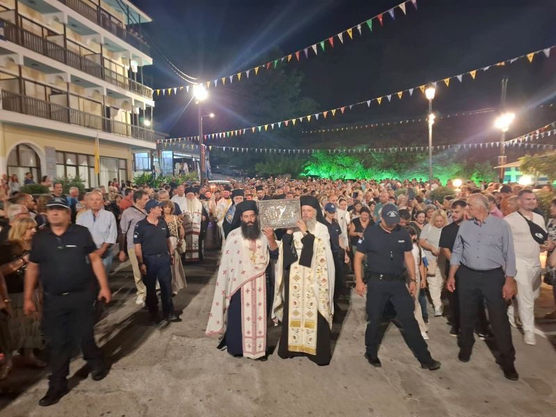 Συγκίνηση και βαθιά πίστη στην Εύβοια! Τίμησαν τον Όσιο Ιωάννη του Ρώσσο για το θαύμα της βροχής στη φωτιά του 2021