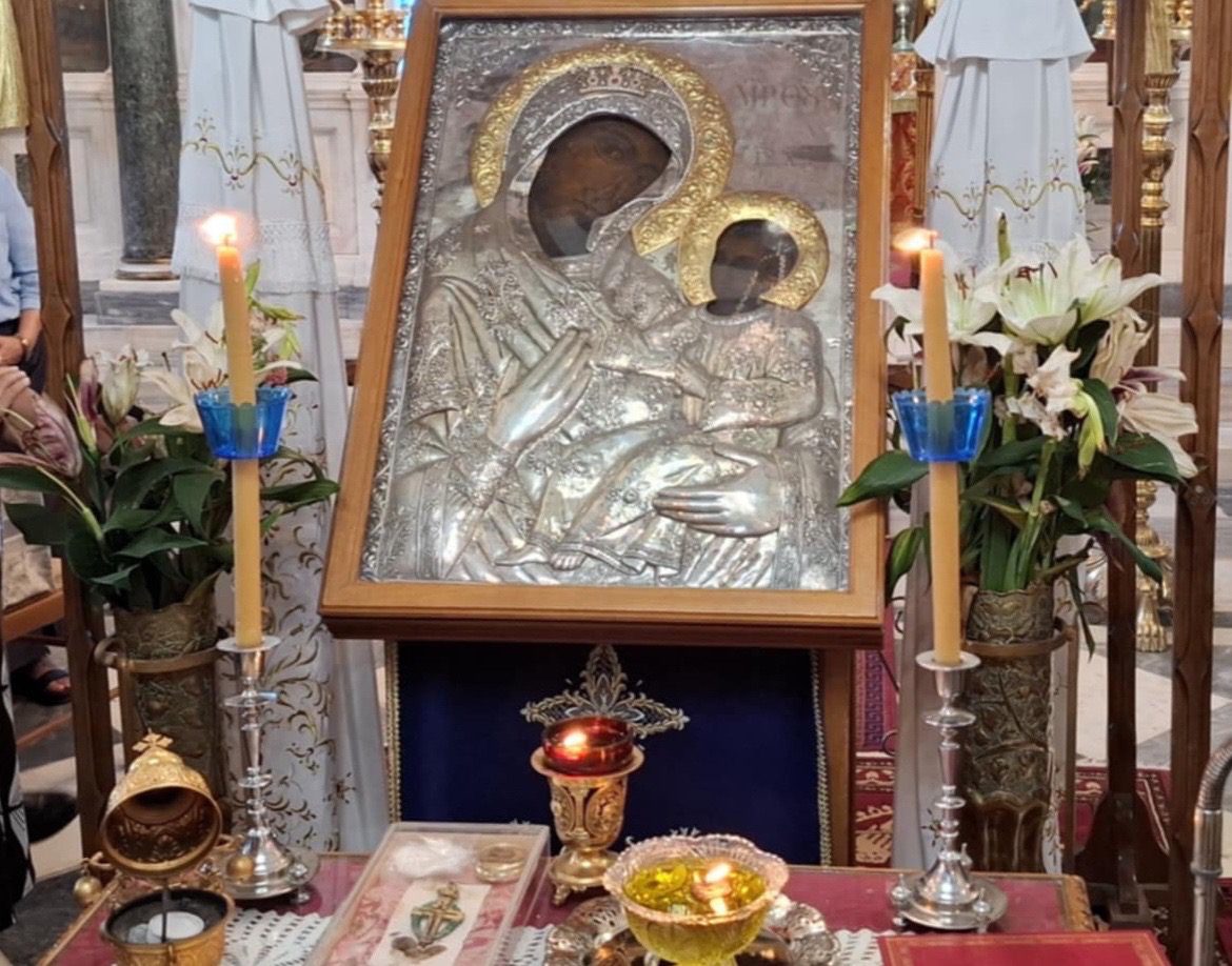 Κύμη: Ρίγη συγκίνησης στην Ιερά Παράκληση στην Παναγία Λιαουτσάνισσα