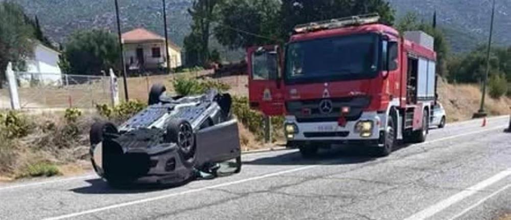 Σοβαρό τροχαίο: ΙΧ τούμπαρε στην Αντιρρίου – Ιωαννίνων – Δύο τραυματίες (εικόνες)
