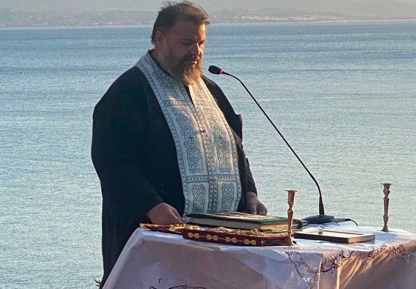 Συγκινούν τα λόγια ιερέα της Εύβοιας για την Παναγία μας!