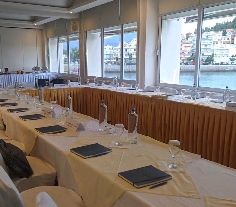 Για Επαγγελματικές Συναντήσεις με Θέα στον Ευβοϊκό, Lucy Hotel!