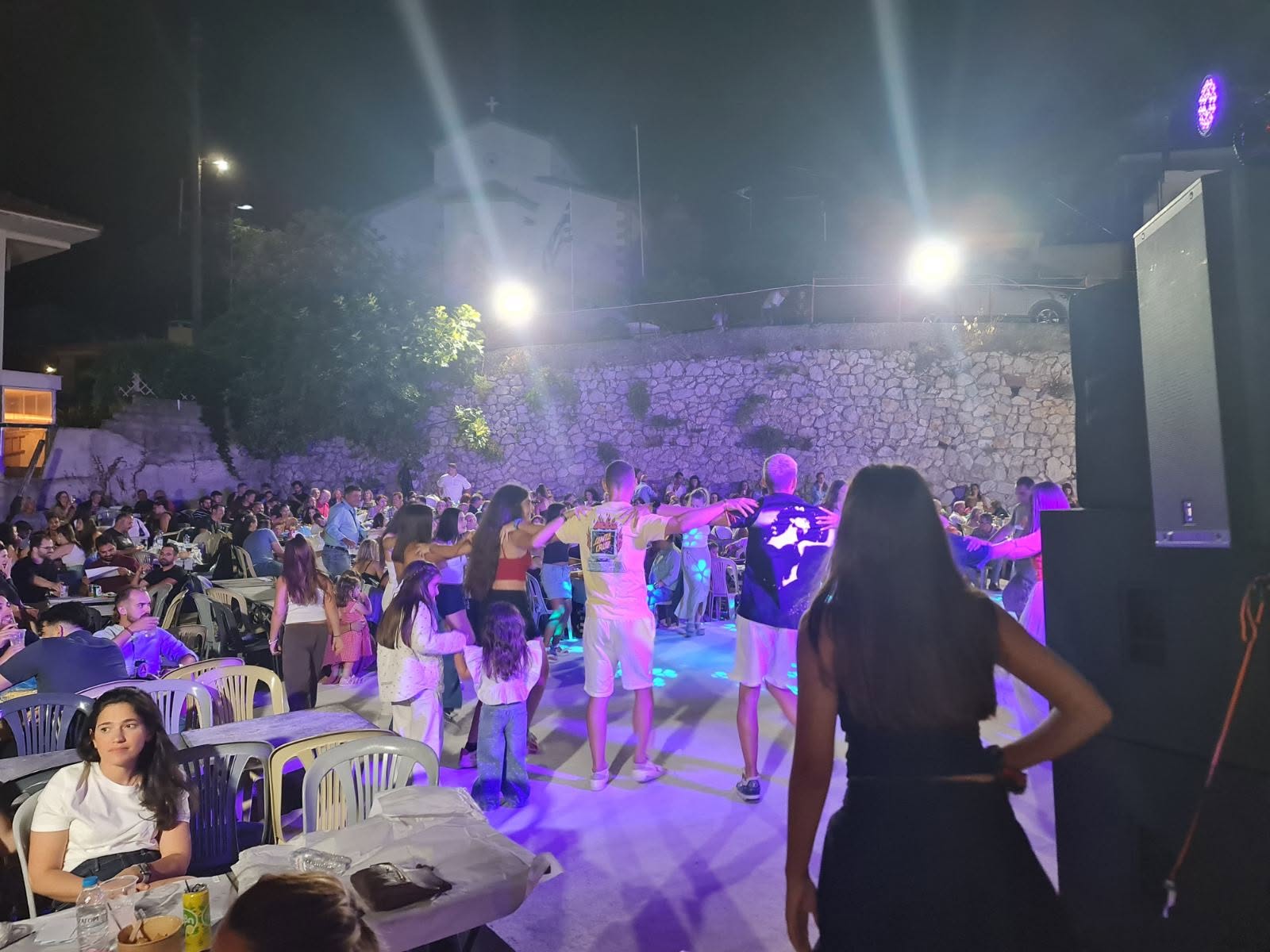 Αυτό το πανηγύρι της Εύβοιας «βούλιαξε» από κόσμο – Δείτε εικόνες