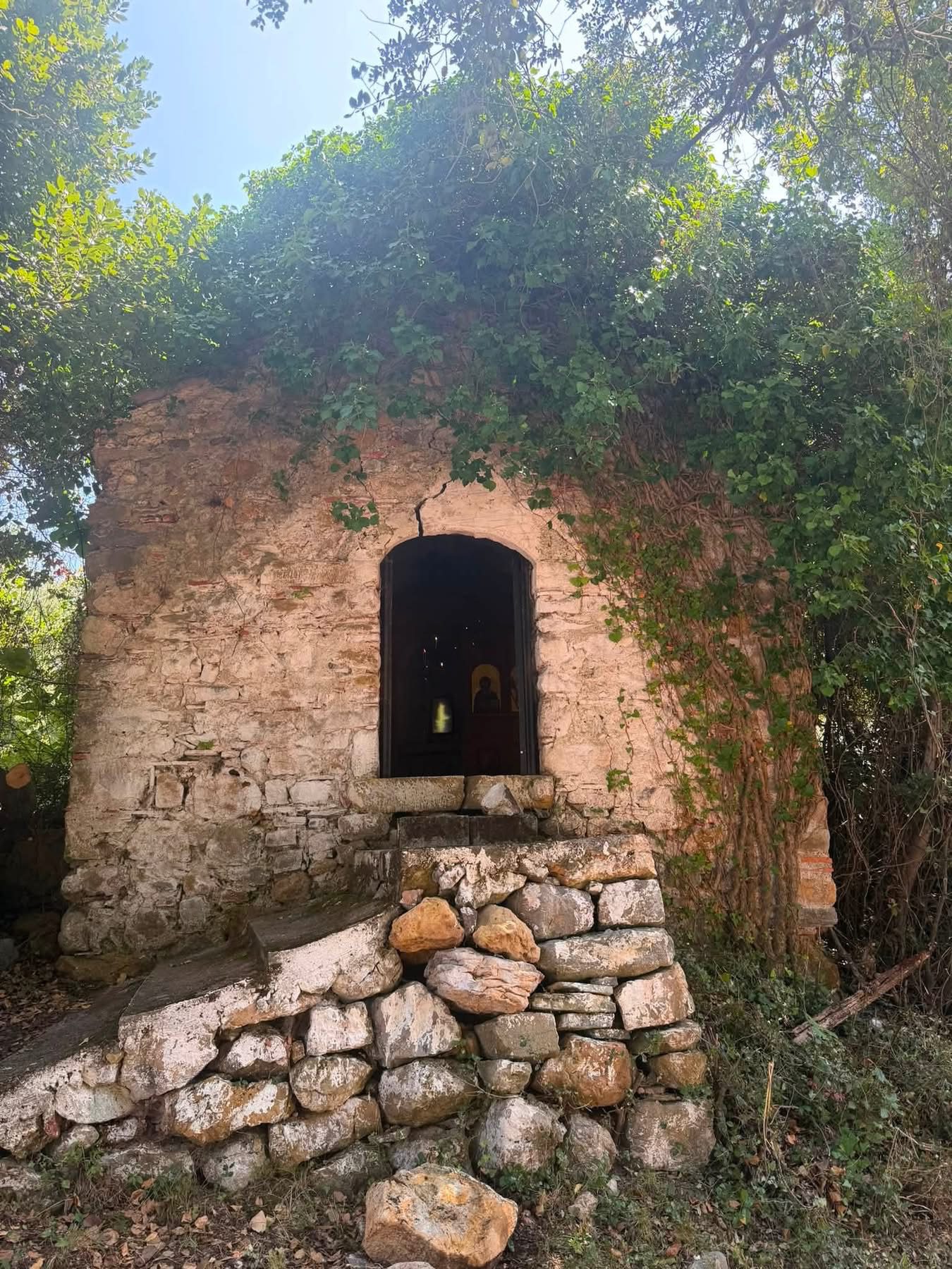 «Ξαναγεννιέται» ιστορικό βυζαντινό μοναστήρι στην Εύβοια: Το μεγάλο έργο των 350.000 ευρώ