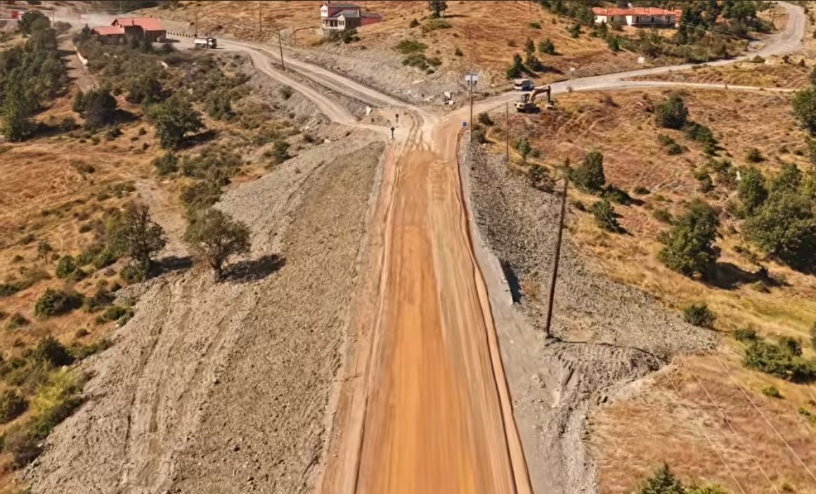 Πότε θα δοθεί στην κυκλοφορία ο δρόμος που οδηγεί στο υψηλότερο χωριό της Ελλάδας (video)