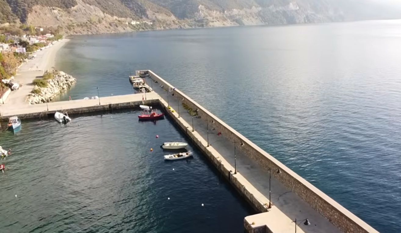 Αυτή είναι η πιο ζεστή παραλία της Εύβοιας για τα μπάνια του Σεπτεμβρίου