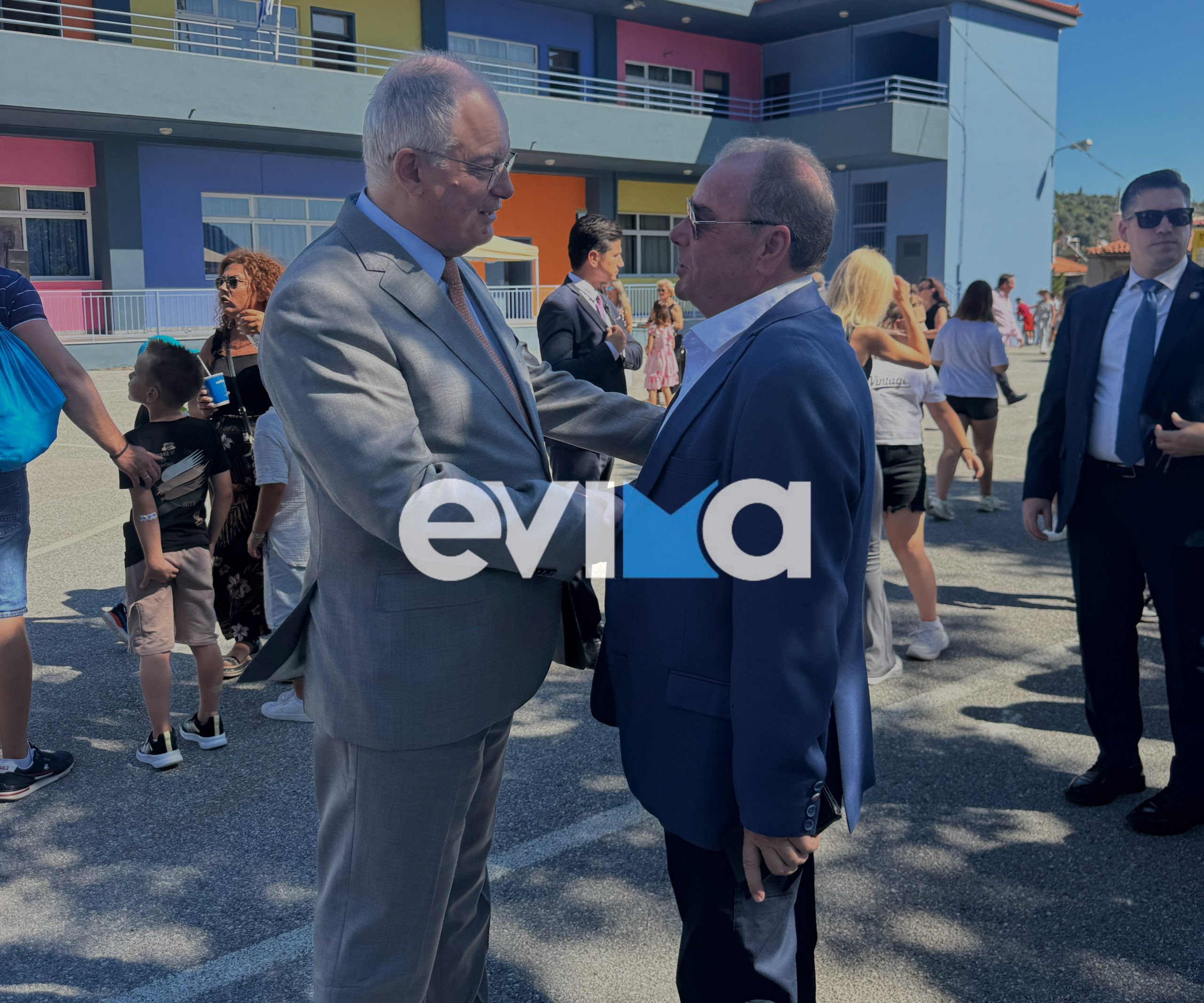 Κύμη: Η ανθρώπινη στιγμή Παπαδιόχου με τον Πρόεδρο της Δημοκρατίας – Τι θυμήθηκαν από παλιά