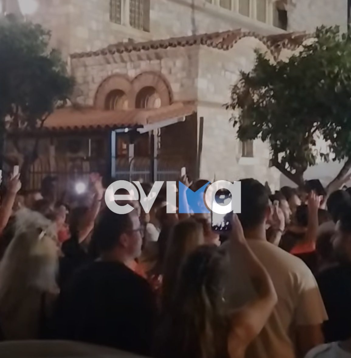Γιώργος Μαζωνάκης: Κλαίει όλη η Ελλάδα για τον σπουδαίο τραγουδιστή- Σήμερα στη Νίκαια η κηδεία του
