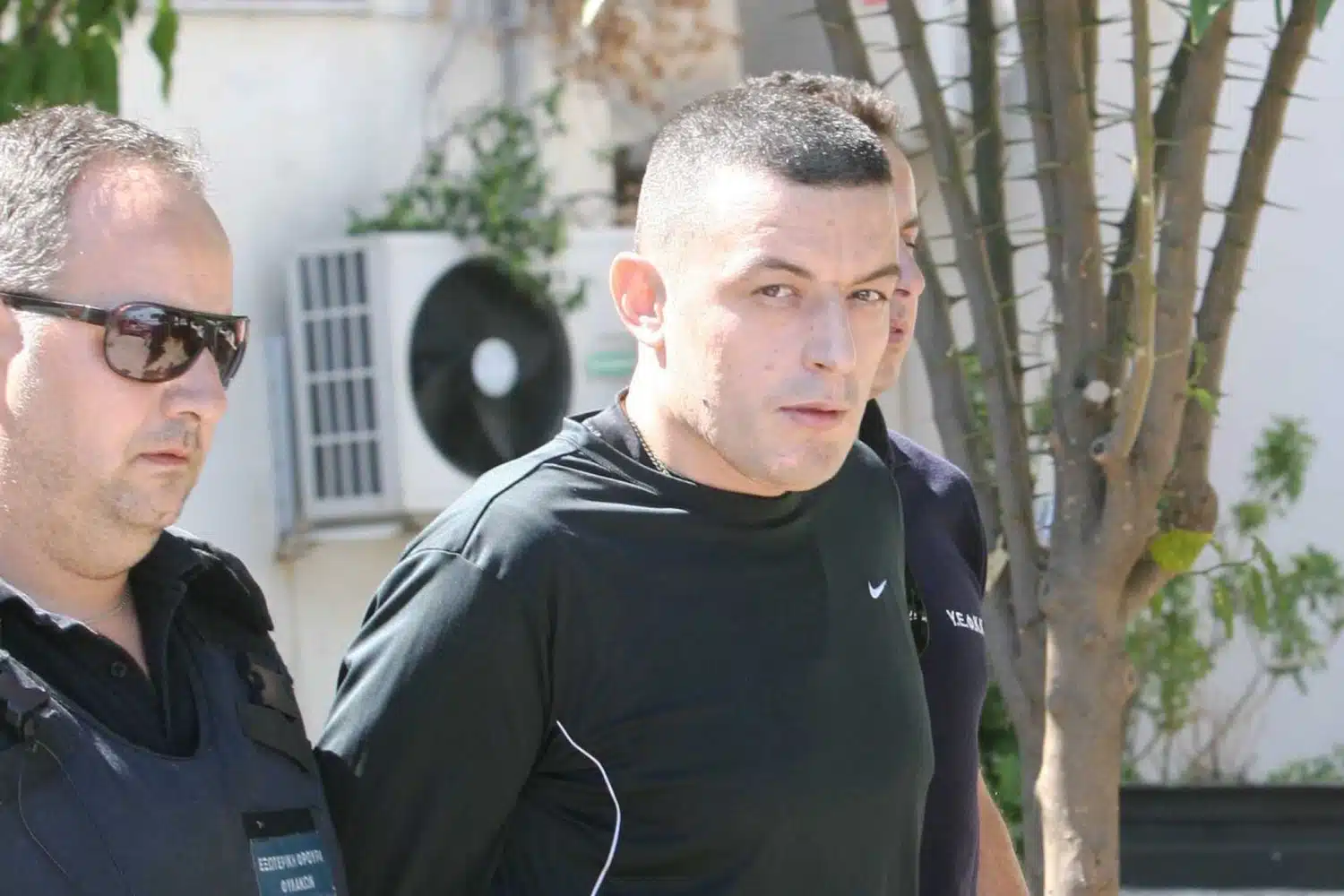 Αλκέτ Ριζάι: Δεν επέστρεψε στις φυλακές Δομοκού – Καταζητείται μετά τους πυροβολισμούς στην Ανάβυσσο