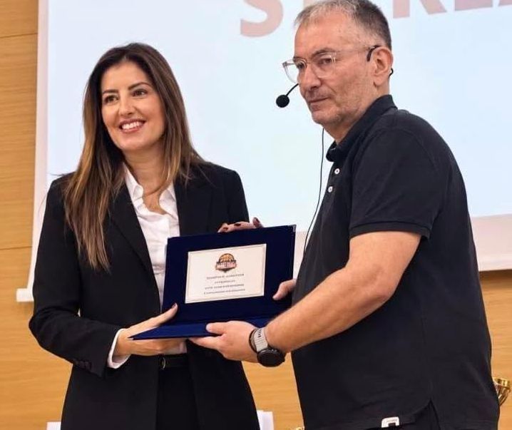 Η Κωνσταντίνα Καραμπατσώλη στα 10α Stereabasket Awards