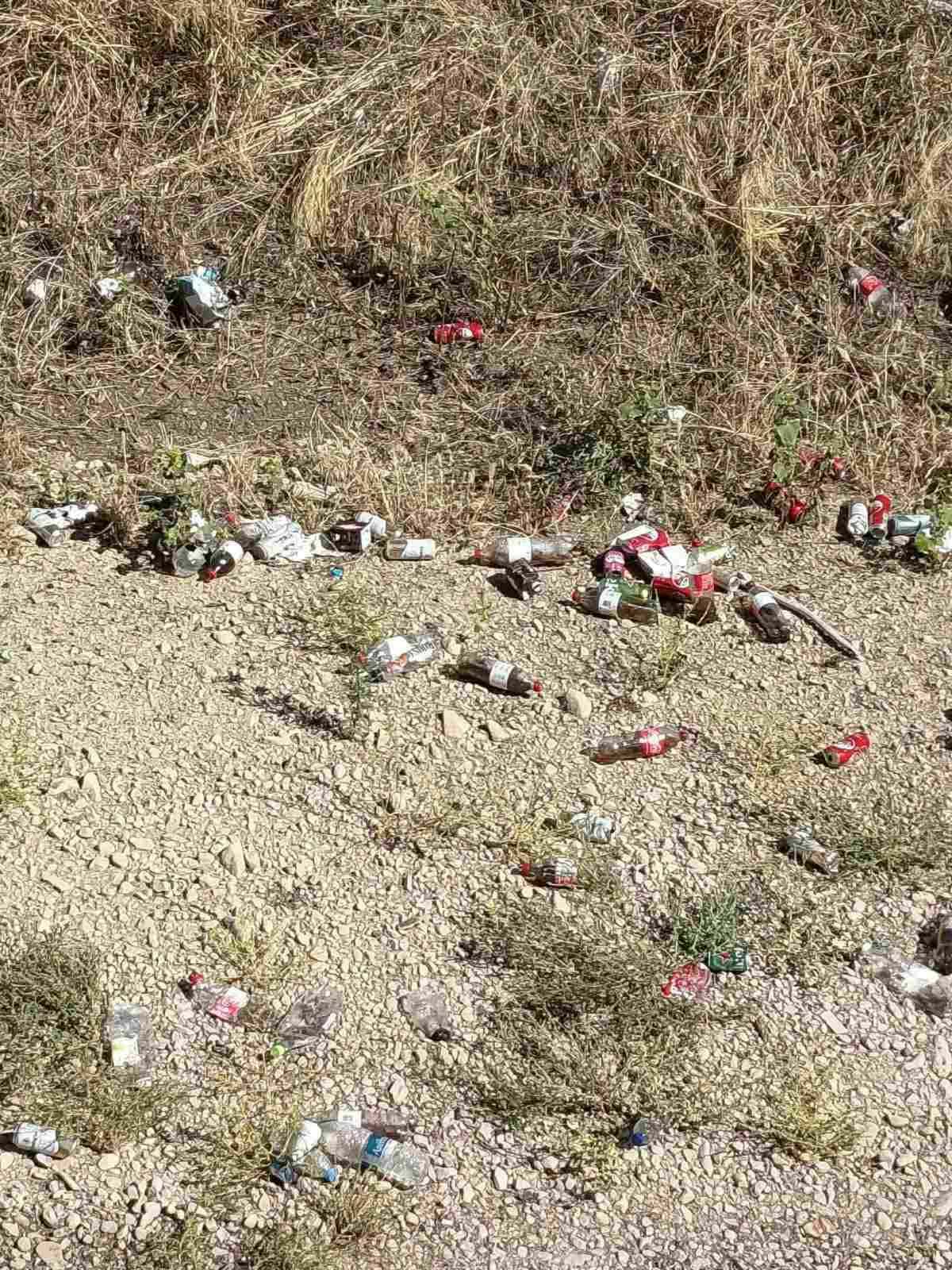 Εικόνες ντροπής στην Εύβοια: Δείτε τι πέταξαν μέσα στο ποτάμι