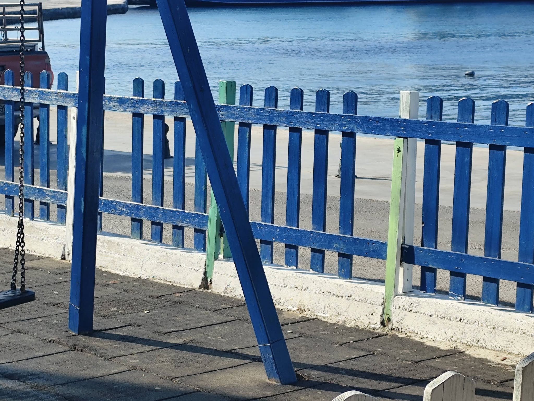 Εικόνες ντροπής στην Εύβοια: Τι συμβαίνει με τη μοναδική παιδική χαρά