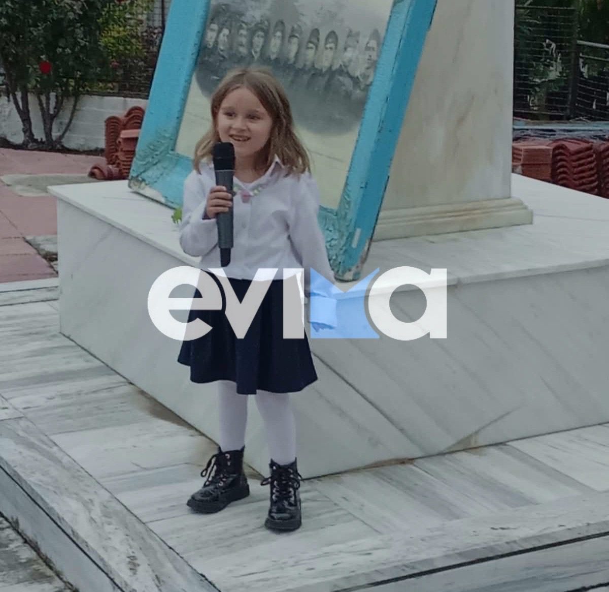 28η Οκτωβρίου στην Εύβοια: 4χρονη έκλεψε την παράσταση στην επετειακή γιορτή