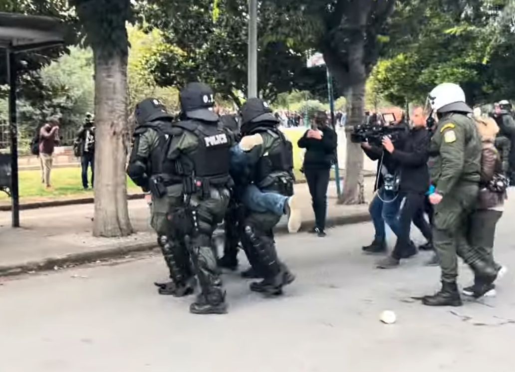 Ένταση στη Θεσσαλονίκη: Επεισόδια σε διαμαρτυρία κατά της ομιλίας Κασιδιάρη