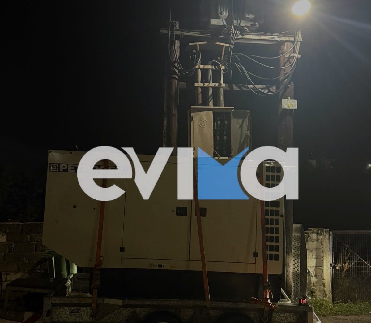 Εύβοια: Μάχη μέσα στη νύχτα για το ηλεκτρικό ρεύμα – Γεννήτρια έστησε ο ΔΕΔΔΗΕ