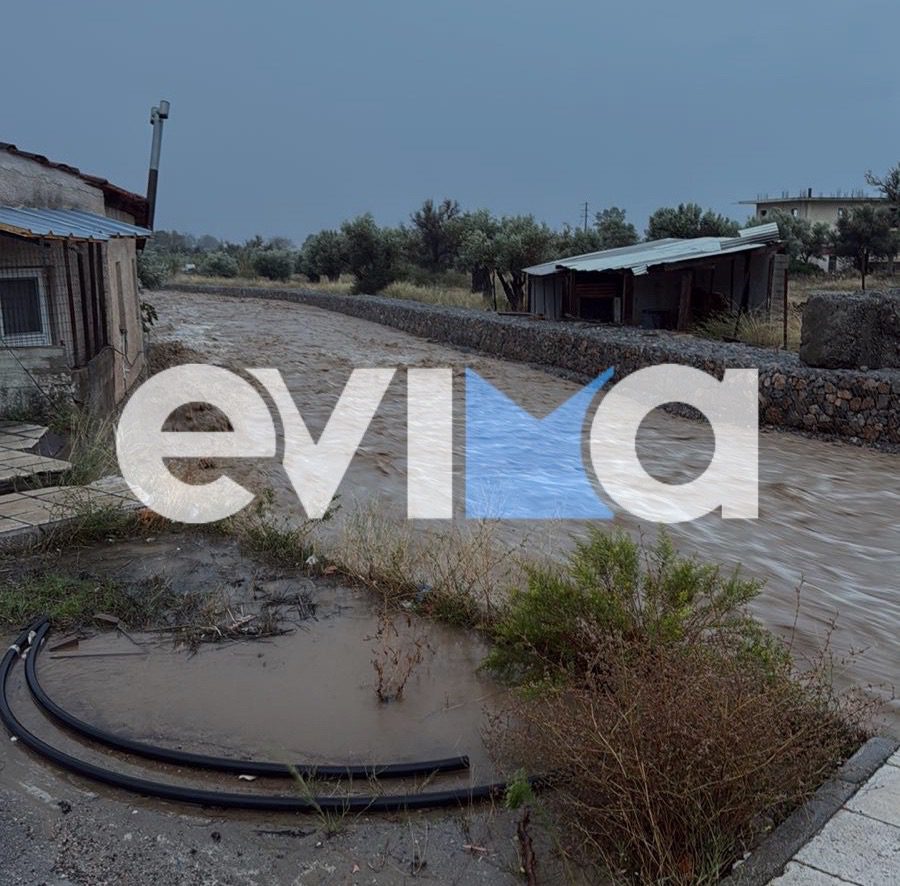 Κατέρρευσε γέφυρα από την κακοκαιρία στην Εύβοια