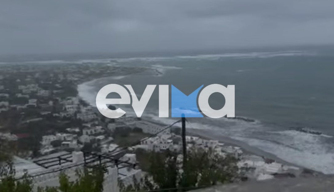 Σκύρος: Επεσε βράχος από την κακοκαιρία και προκάλεσε βλάβη σε αγωγό ύδρευσης