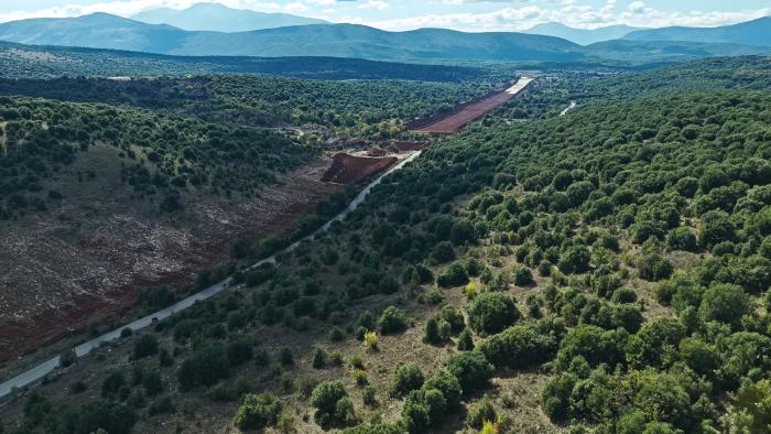 Ένας νέος δρόμος αλλάζει τον χάρτη των μετακινήσεων – Πότε ολοκληρώνεται το έργο των 310 εκατ. ευρώ