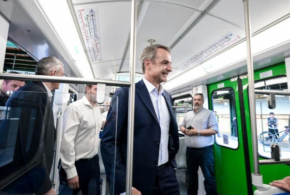 Τι αλλάζει στον Ηλεκτρικό: Ο Μητσοτάκης επιβιβάστηκε στον πρώτο νέο συρμό