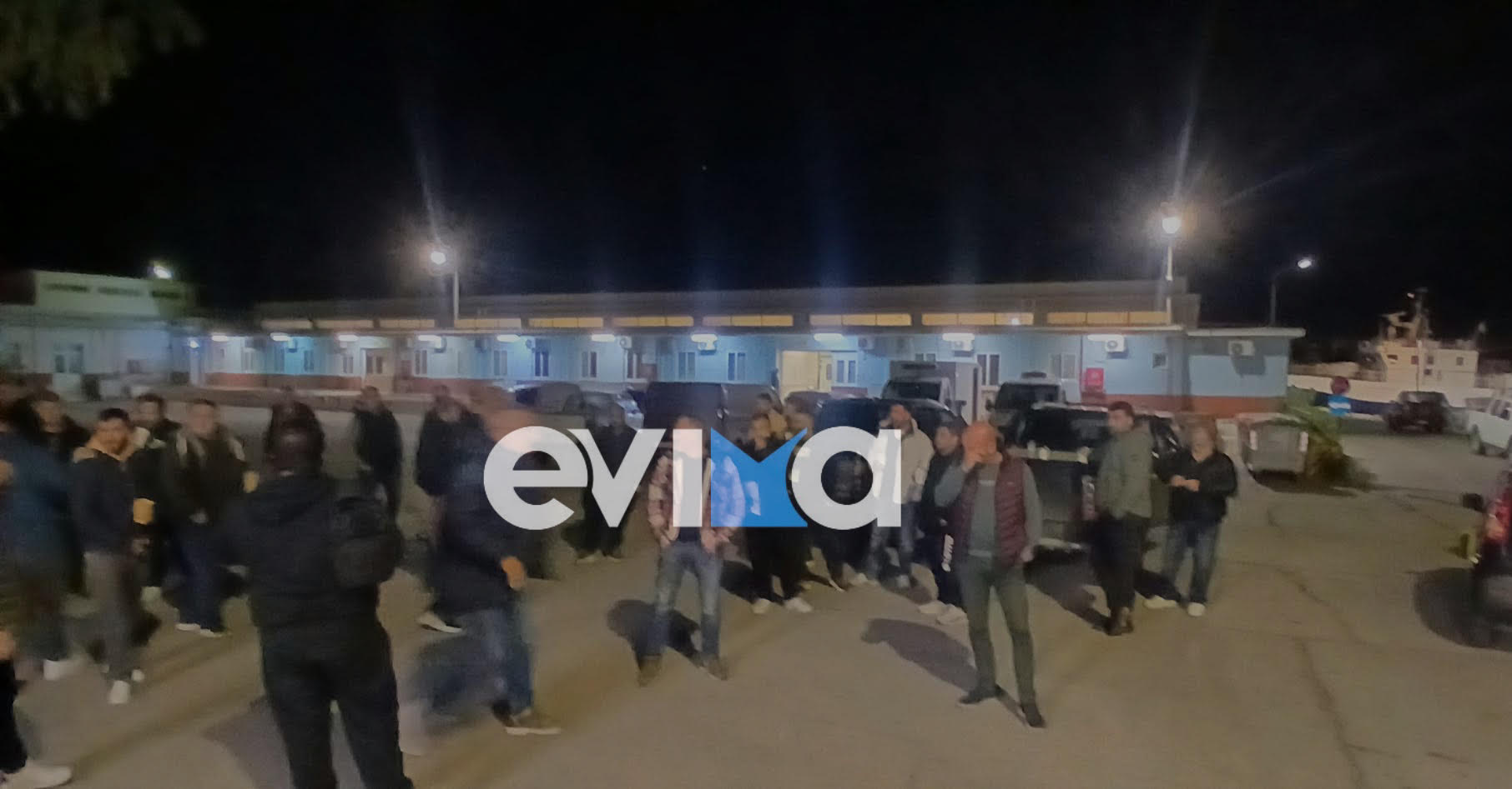 Εύβοια: “Μπλόκο” των ψαράδων σήμερα στην Ιχθυόσκαλα – Συνεχίζουν επ΄ αόριστον την απεργία (pics)